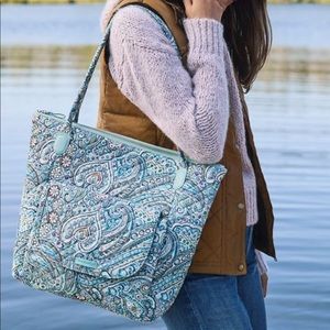 Vera Bradley Daisy dot paisley carson N/S tote bag